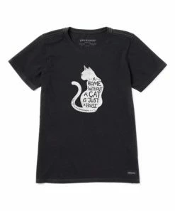 Brand new ✨ Life Is Good® Jet Black 'A Home Without A Cat' Crusher Crewneck Tee - Plus ✨