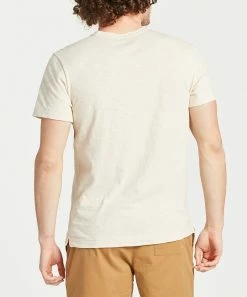 Coupon 😀 Life Is Good® Putty White 'Life Is Good' Wilderness Crewneck Tee - Men ✔️ -Life Is Good®-shop zu103988957 alt 3 tm1658247142