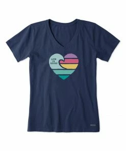 Brand new 🛒 Life Is Good® Darkest Blue 'Life Is Good' Wave Heart Crusher Crewneck Tee - 👩 Women 🎁