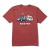 Promo ✔️ Life Is Good® Faded Red 'Road Trip' Tee - Men 😍